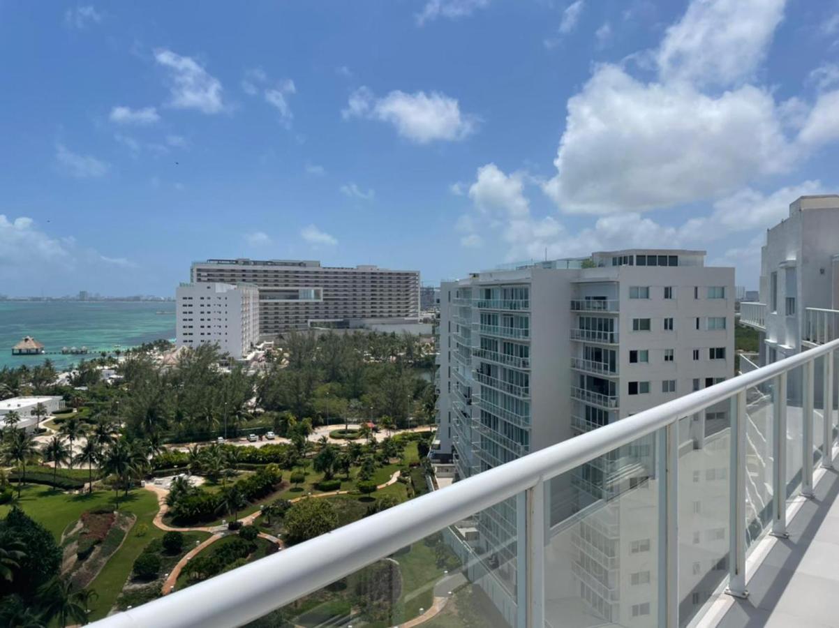 Beachfront Luxury Apartments Канкун Экстерьер фото