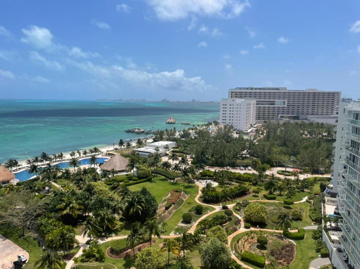 Beachfront Luxury Apartments Канкун Экстерьер фото