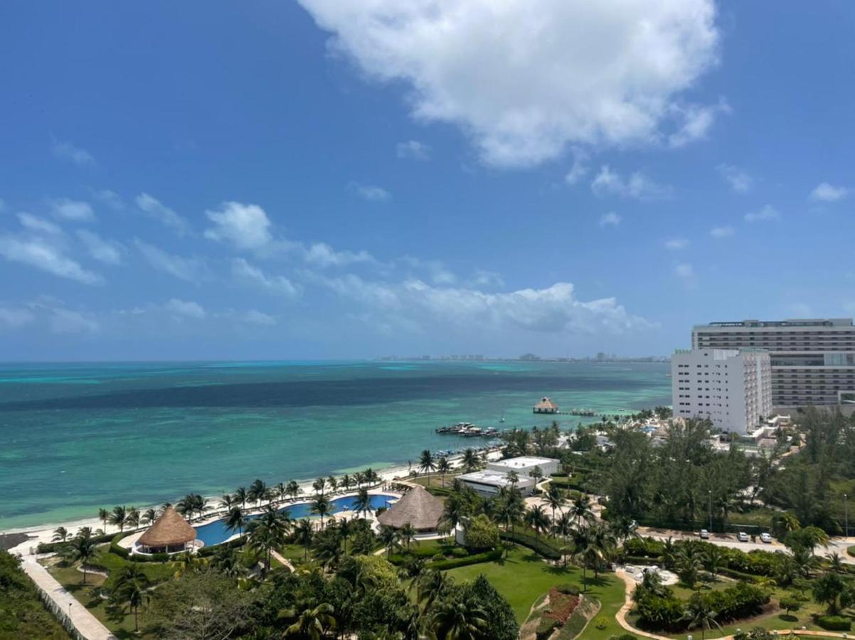 Beachfront Luxury Apartments Канкун Экстерьер фото