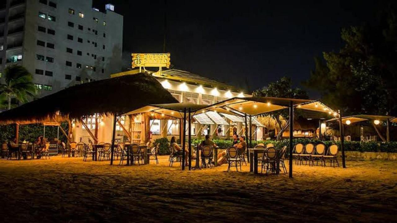 Beachfront Luxury Apartments Канкун Экстерьер фото