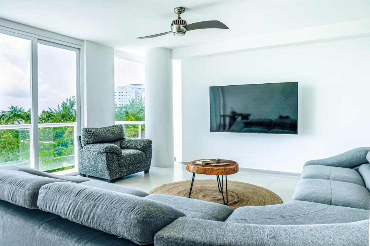 Beachfront Luxury Apartments Канкун Экстерьер фото