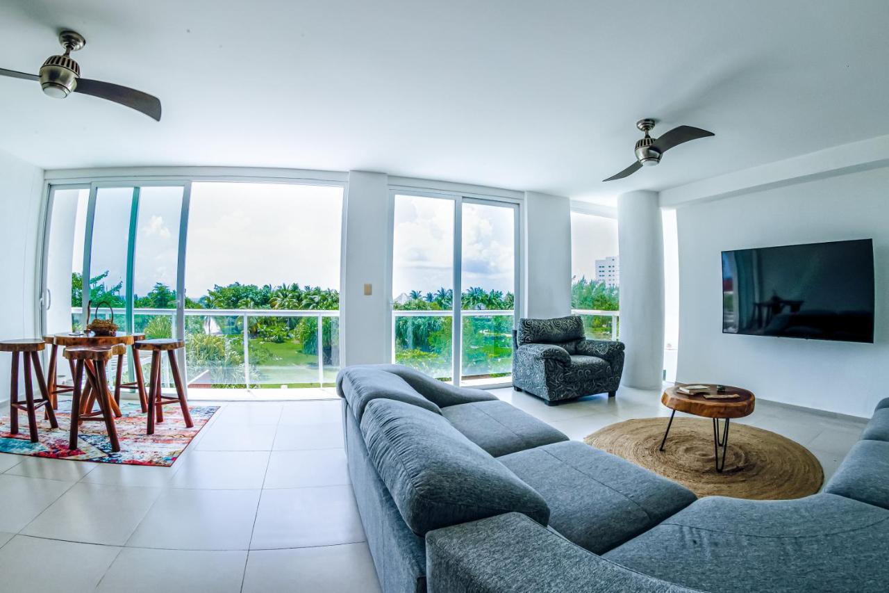 Beachfront Luxury Apartments Канкун Экстерьер фото