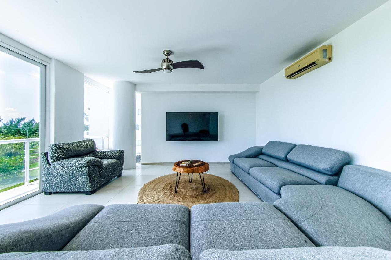 Beachfront Luxury Apartments Канкун Экстерьер фото