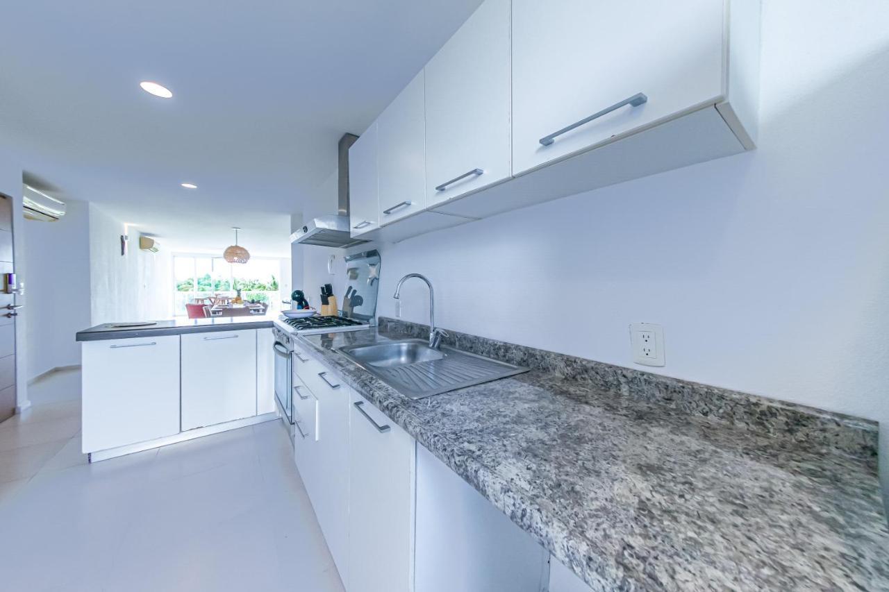 Beachfront Luxury Apartments Канкун Экстерьер фото