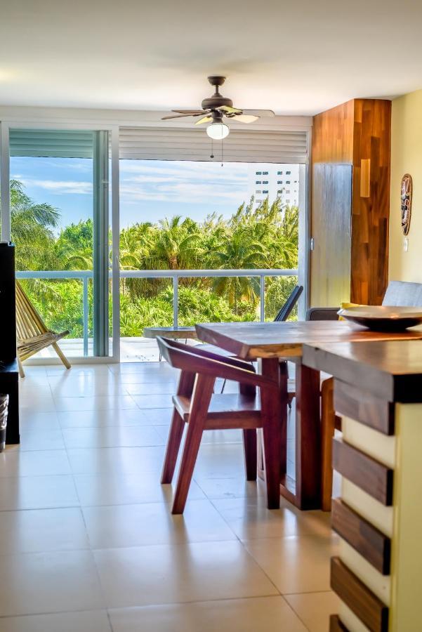 Beachfront Luxury Apartments Канкун Экстерьер фото